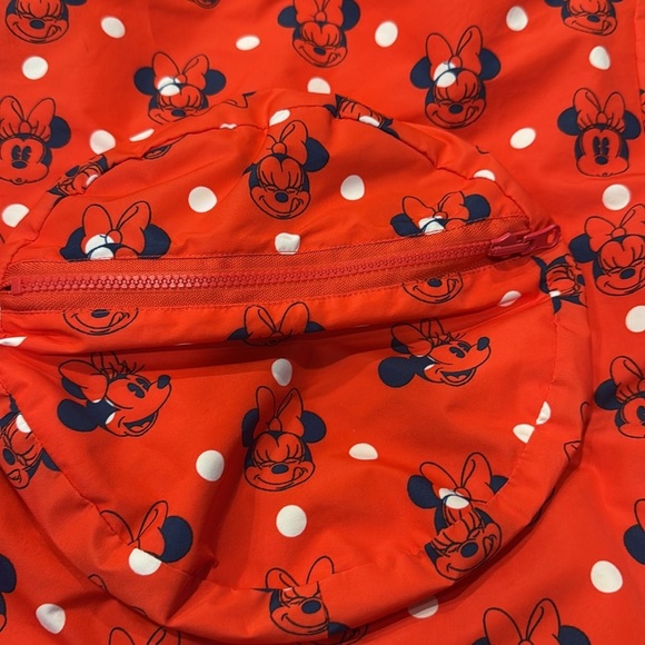 Disney Minnnie Mouse red packable rain jacket and attached carry bag size 4 . - Picture 6 of 10